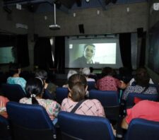 Alunos do CCMI participam de sessão especial de cinema