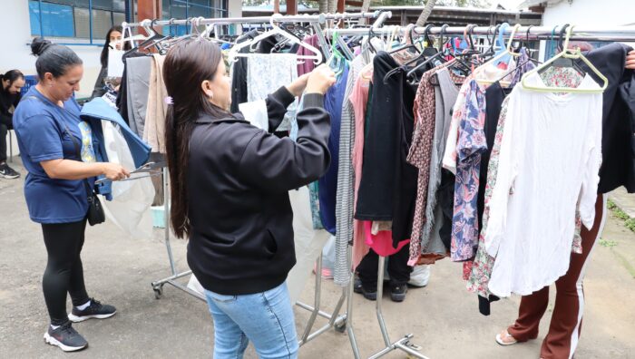 Fundo Social distribui mais de 12 mil peças no 1º Bazar Solidário da Campanha do Agasalho 2026