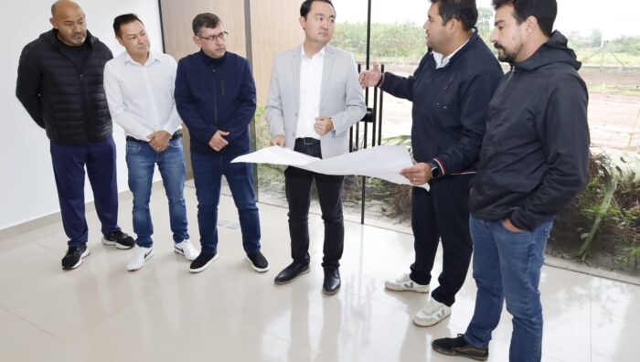 Prefeito apresenta obras do Centro de Bem-Estar Animal a vereadores
