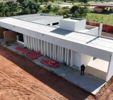 Construção do Centro de Bem-Estar Animal avança para área externa da estrutura principal