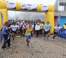 ‘Corrida Rústica’ reúne mais de 300 participantes e arrecada 3 mil garrafas PET