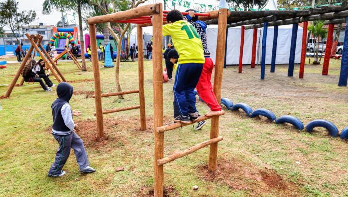 Praça revitalizada no Ramal São José é entregue à população