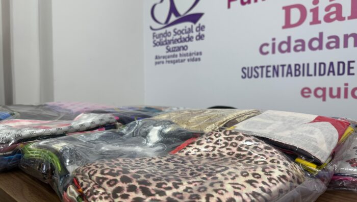 Fundo Social entrega toucas e lenços à Rede Feminina de Combate ao Câncer