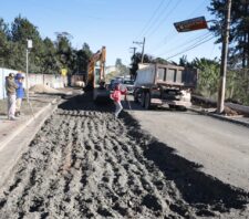 Serviços na rua Guilherme Garijo avançam com troca de solo e reforma de guias e sarjetas