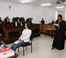 ‘Semana Jurídica’ se encerra com júri simulado no Fórum de Suzano