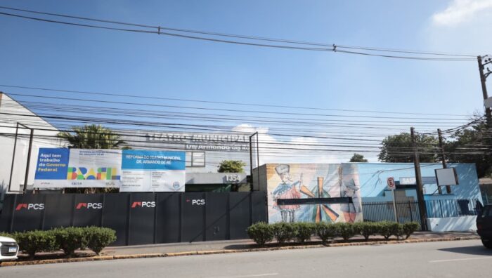 Prefeito anuncia modernização do Teatro Municipal Dr. Armando de Ré