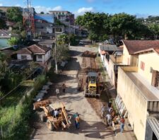 Prefeito acompanha início das obras de pavimentação no Jardim Amazonas e na Vila Real Santista