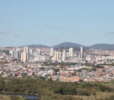 Suzano avança para ampliar emissão de licenças ambientais de alto impacto local