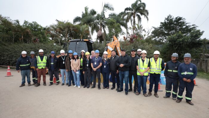 Prefeitura e Sabesp oficializam obras para abastecimento de água na Vila dos Baianos
