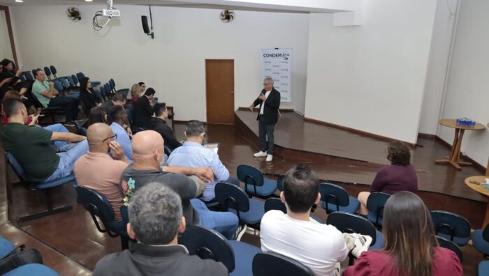 Prefeito participa de reunião da Câmara Técnica de Turismo do Condemat+