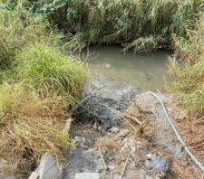 Segurança Cidadã flagra despejo irregular de resíduos de siderúrgica no rio Jaguari