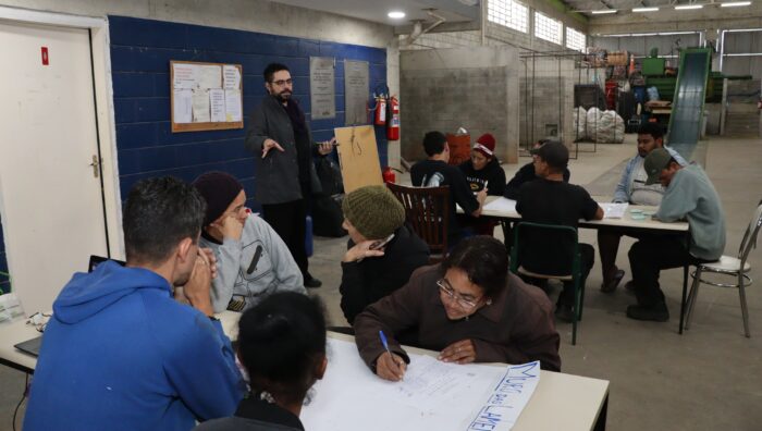Meio Ambiente e USP promovem nova oficina sobre justiça climática para catadores da Univence