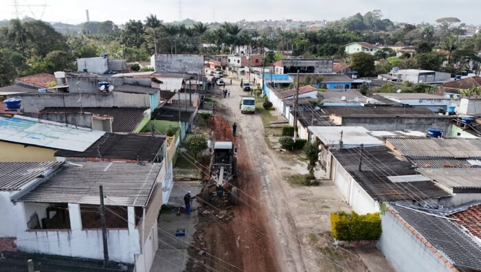 Prefeito volta ao Jardim Recanto Feliz para vistoriar obras de pavimentação