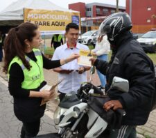 Transporte realiza ‘Pit Stop Educativo’ com orientações a 130 motociclistas