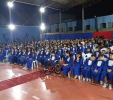 Mais 240 alunos da rede municipal se formam em programa de resistência às drogas da PM