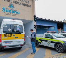 Transporte realiza vistoria em veículos que conduzem cerca de 20 mil alunos diariamente