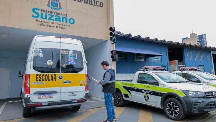 Transporte realiza vistoria em veículos que conduzem cerca de 20 mil alunos diariamente
