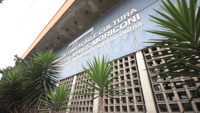 Moriconi recebe exposição ‘Toda Linha Começa de um Ponto’